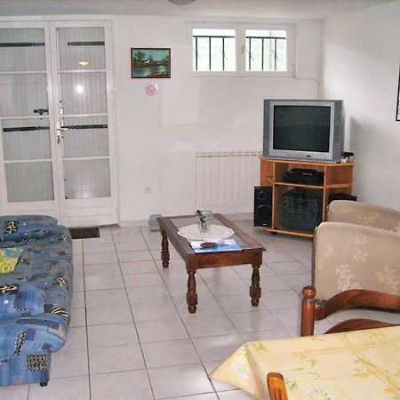 Appartement Charmant A Breuillet Avec Jardin Spacieux Eksteriør bilde
